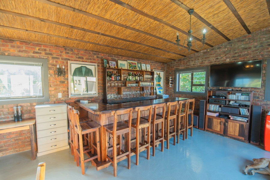 4 Bedroom Property for Sale in Clarendon Marine Eastern Cape